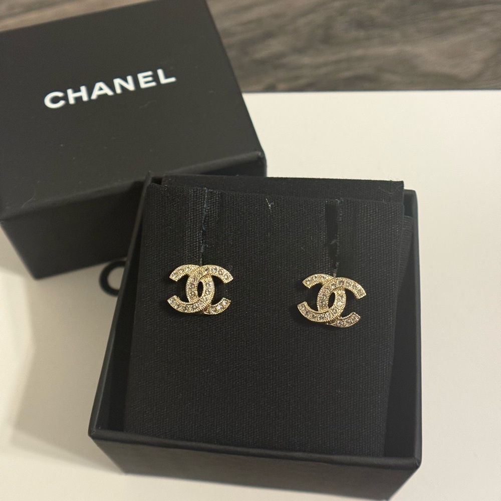 CHANEL Mini Gold Crystal CC Stud Earrings - Picture 9 of 9